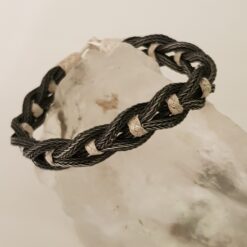 Huni Örgü Gümüş Bileklik Siyah Beyaz ön görünüm