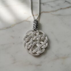 Siyah Beyaz Surgu Kolye 999 1