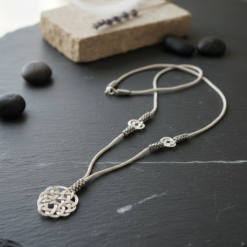 Siyah Beyaz Surgu Kolye 99916 2